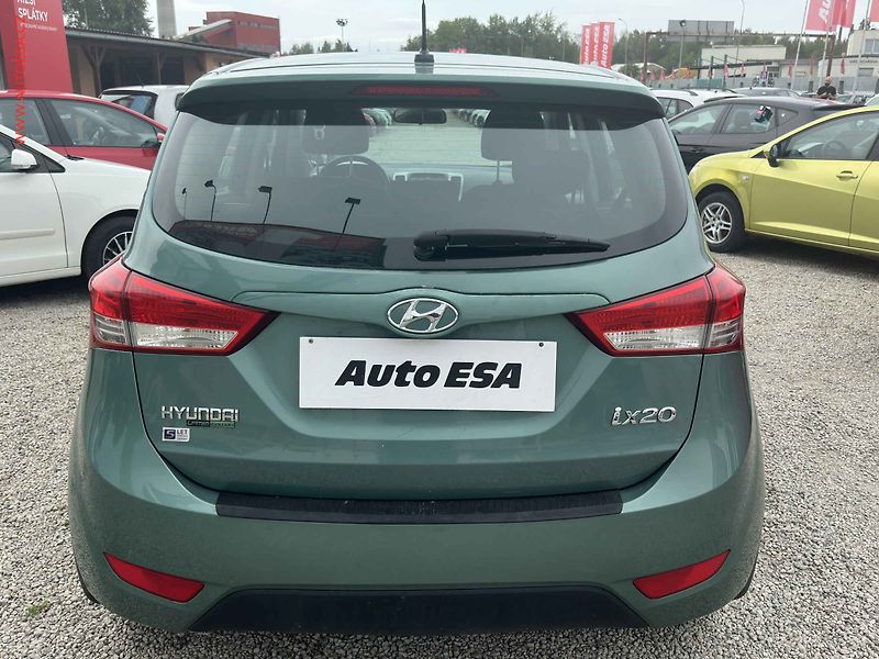 Hyundai ix20 (2012) 1.4i, ČR, Klima - fotka 5 z 18