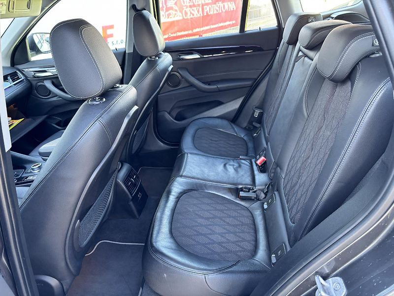 BMW X1 (2022) 2.0D 140kW, X-Drive Alu Kola!  - fotka 17 z 33