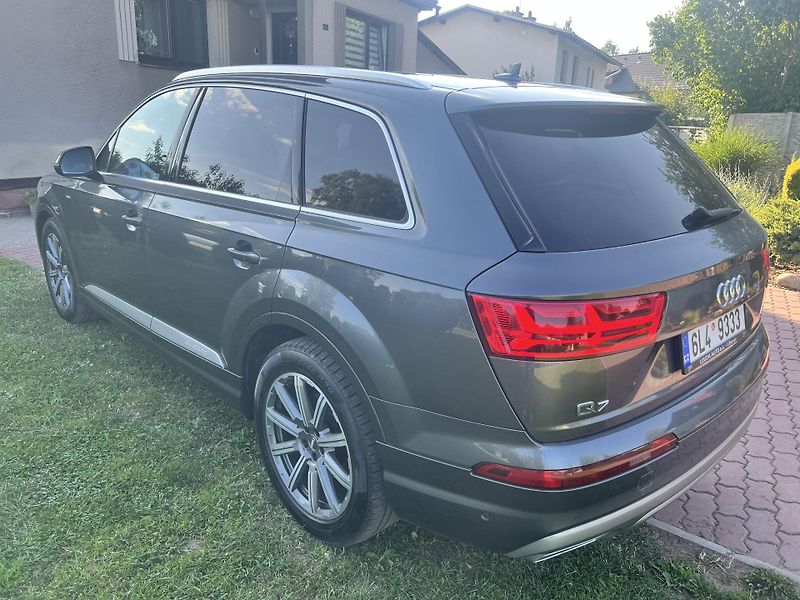 Audi Q7 3.0TDI 200KW,S-LINE,VZDUCH,TZ - fotka 5 z 52
