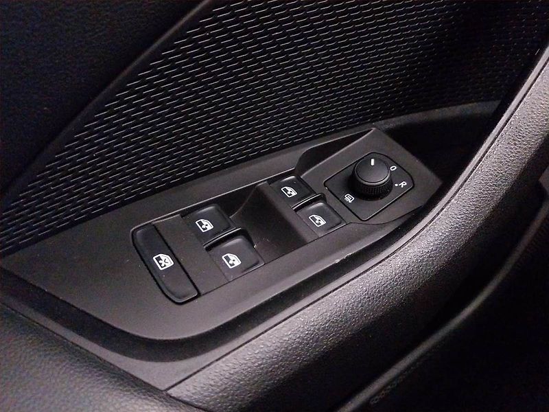 Škoda Octavia (2021) Ambition 1.5 TSI, Serv.kniha - fotka 18 z 21