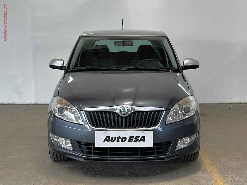 Škoda Fabia (2011) 1.2 TSi, ČR, AC, STK1/28 - fotka 2 z 13