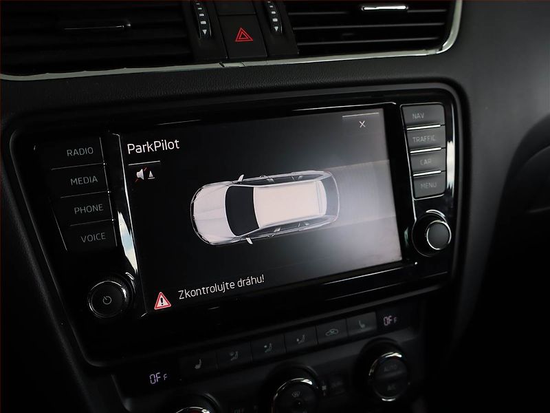 Škoda Octavia (2014) RS 2.0 TDI, Automat, Navi - fotka 21 z 25