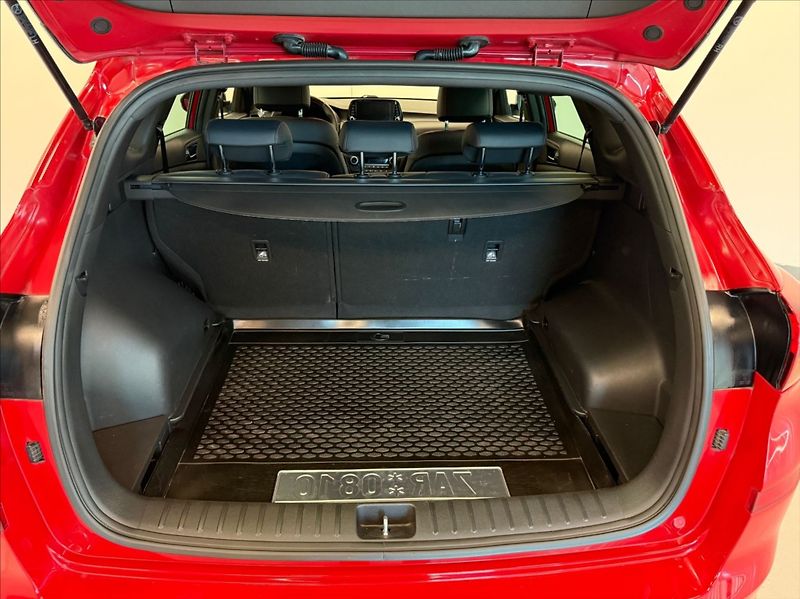 Hyundai Tucson 1,6 T-GDI N LINE STYLE PREMIUM - fotka 21 z 23
