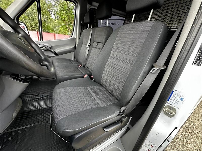 Mercedes-Benz Sprinter 2,1 516cdi 4X4 HMOTNOST 5t - fotka 21 z 34