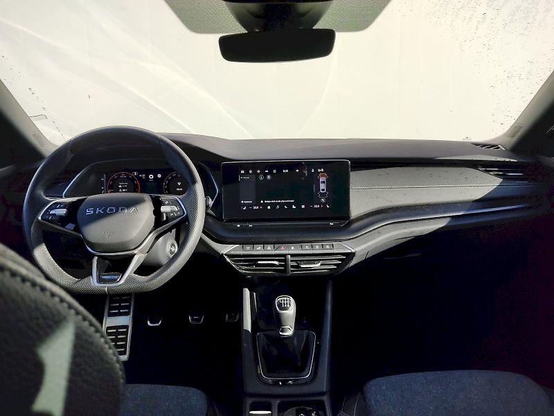 Škoda Octavia (2025) SportLine 1,5 Tsi 110 Kw - fotka 5 z 37