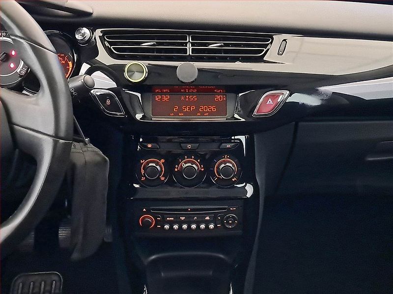 Citroën C3 (2013) 1.2 VTi, nová STK - fotka 12 z 16