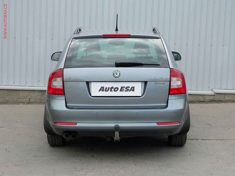 Škoda Octavia (2012) 1.4TSi, 1.maj,ČR, STK7/28 - fotka 5 z 15