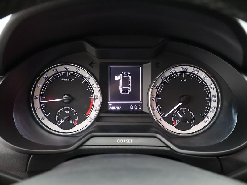 Škoda Octavia Scout 2,0 TDI 135kW DSG 4x4 - fotka 14 z 26