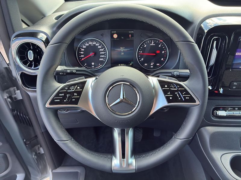Mercedes-Benz Vito 114 CDI / Tourer Select / - fotka 18 z 26