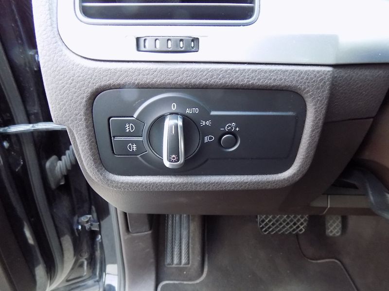 Volkswagen Touareg (2010) 3.0TDI/4x4/Chl.sedačky/LED/ - fotka 26 z 43