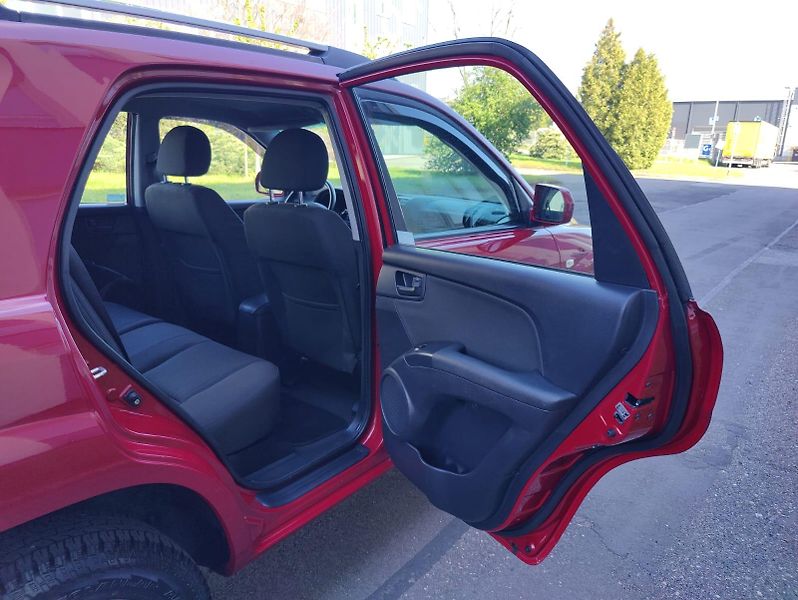 Kia Sportage 2,0 CRDi 4WD /servis/pneu - fotka 17 z 30