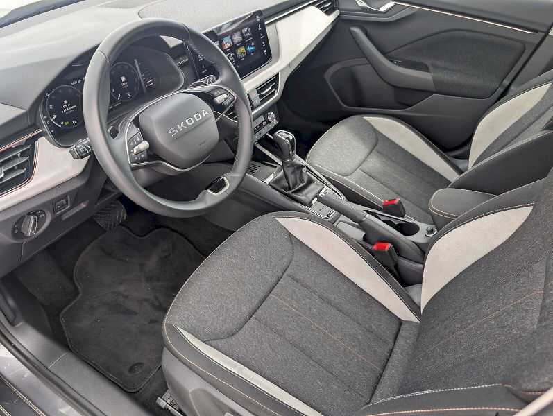 Škoda Kamiq (2025) 1,0 TSI / 85 kW DSG Top Select - fotka 7 z 30