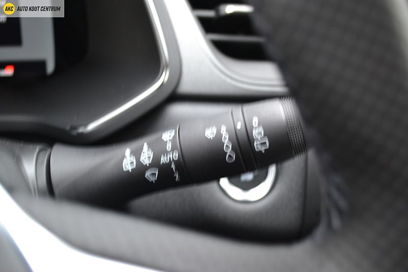 Renault Captur techno mild hybrid 140 - fotka 25 z 49