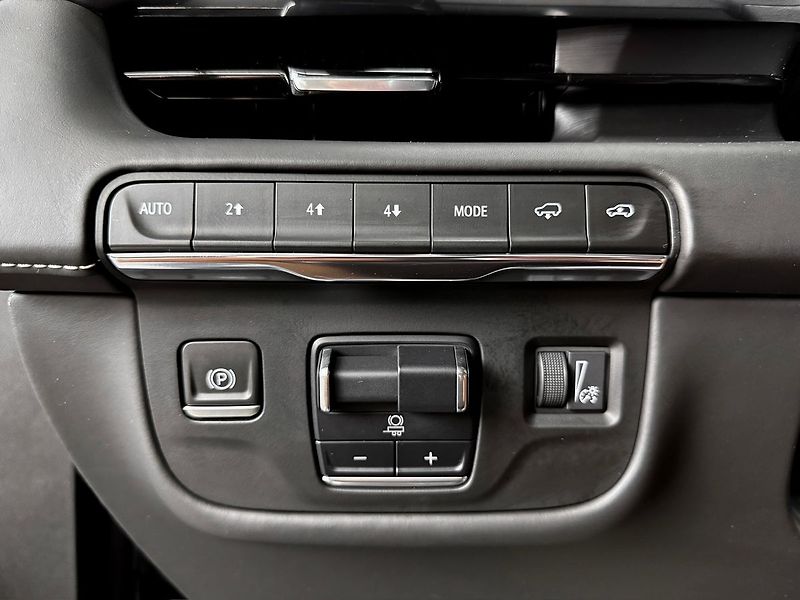 Cadillac Escalade 6.2 V8 AWD ESV SPORT PLATINUM, - fotka 30 z 40