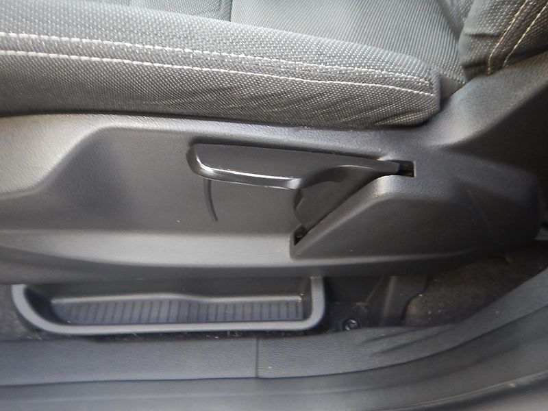 Ford Tourneo Connect 1.6 TDCi, 7 MÍST - fotka 17 z 29