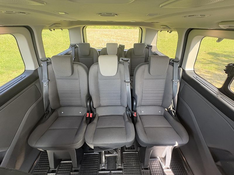 Ford Tourneo Custom (2021) 2,0 EcoBlue  - fotka 21 z 23