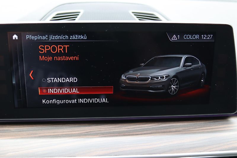 BMW Řada 5 520D XDRIVE SPORT LINE G30  - fotka 32 z 50