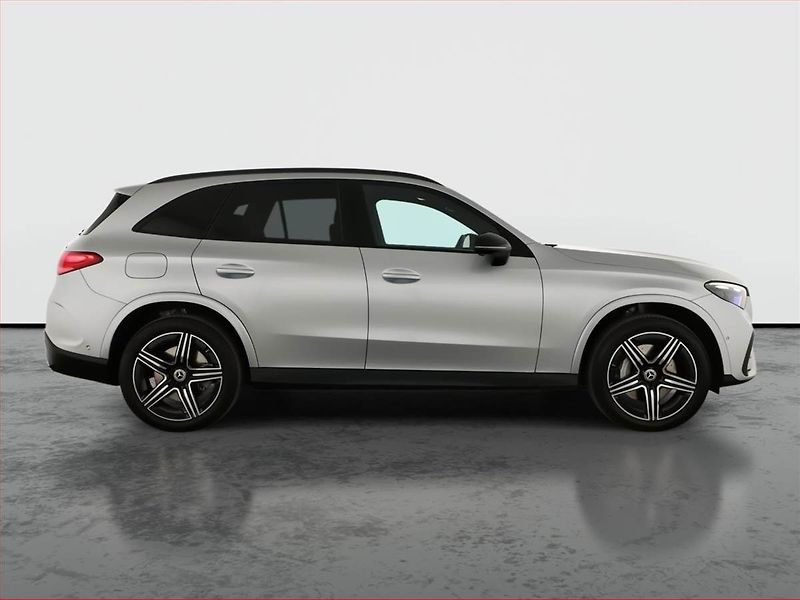 Mercedes-Benz GLC (2025) 300 de 4MATIC, AMG LINE - fotka 6 z 28