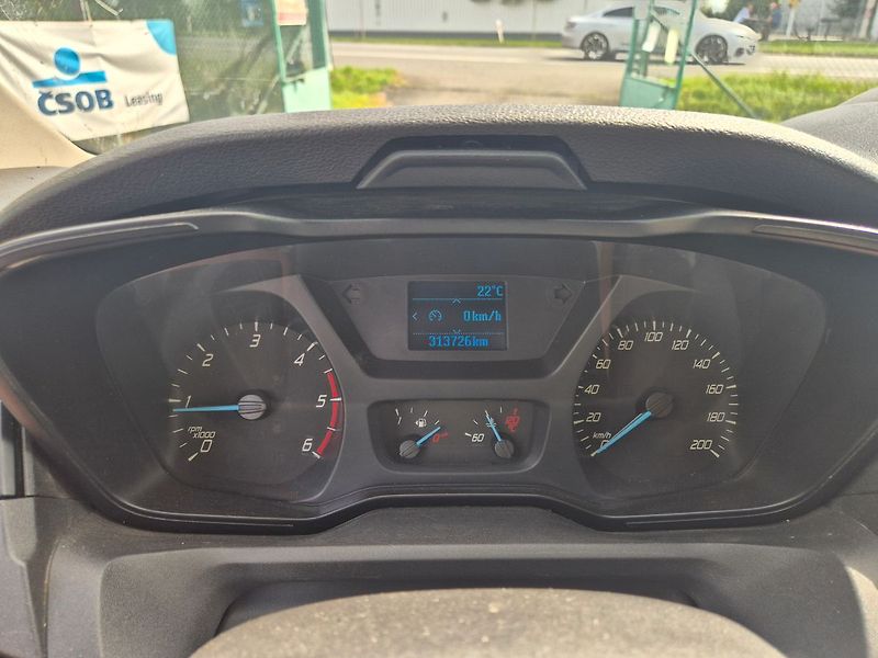 Ford Transit 2,2 TDCi, CZ, 7 míst, L3 - fotka 15 z 21