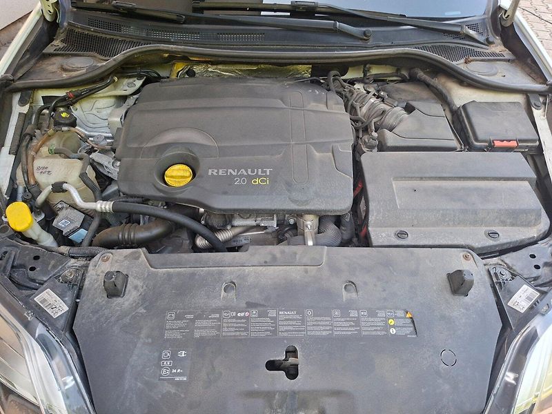Renault Laguna (2013) 2.0dCi 110kW BLACK EDITION - fotka 29 z 33