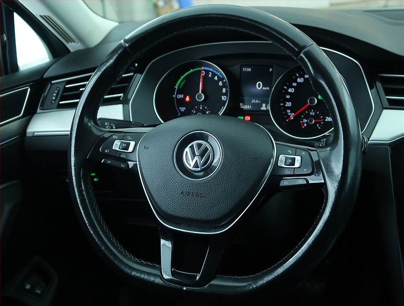 Volkswagen Passat (2017) Highline 1.4 GTE, Automat - fotka 21 z 24