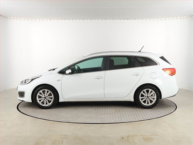 Kia Ceed (2016) 1.4 CVVT, Serv.kniha, Tempomat - fotka 3 z 16