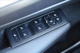 Volvo XC40 2,0 T4  1MAJ,4x4,MOMENTUM PRO - náhled 24