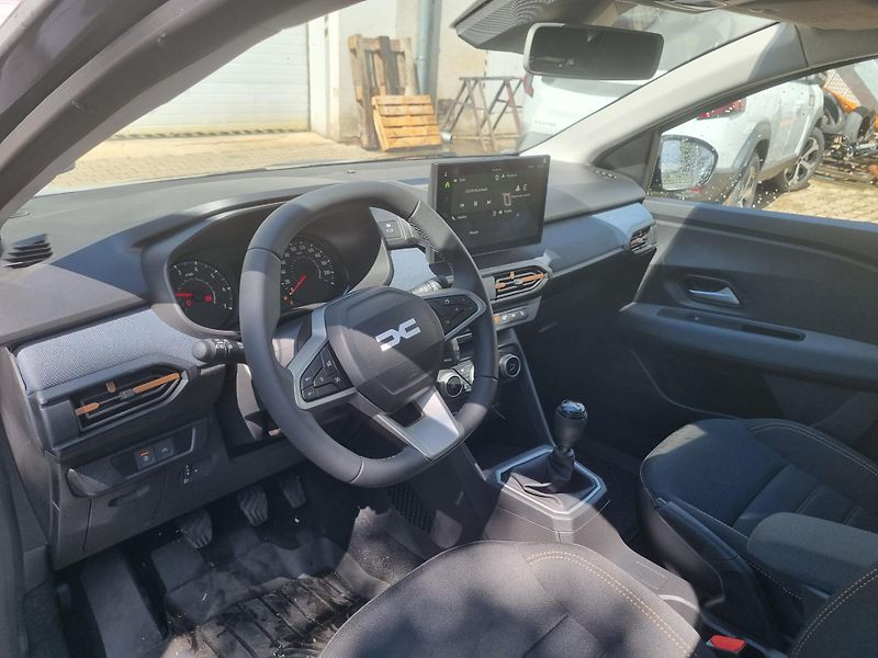 Dacia Sandero (2026) Stepway Expression Eco-G 120 - fotka 4 z 10