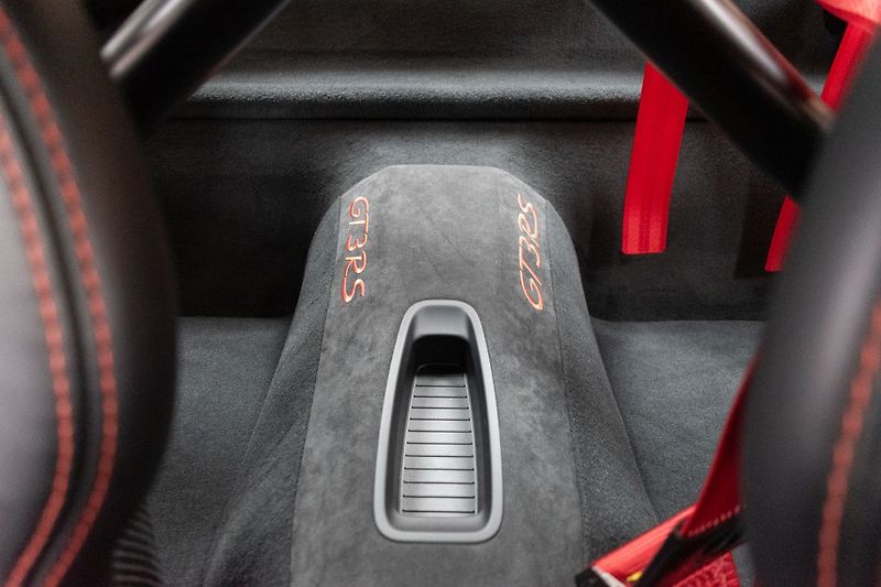 Porsche 911 GT3 RS 4.0 !Najeto 14.885km! - fotka 29 z 49