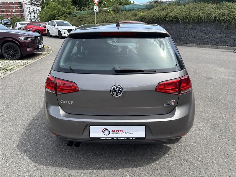 Volkswagen Golf 1,4 TSi AT Highline NAVI KAMER - fotka 4 z 47