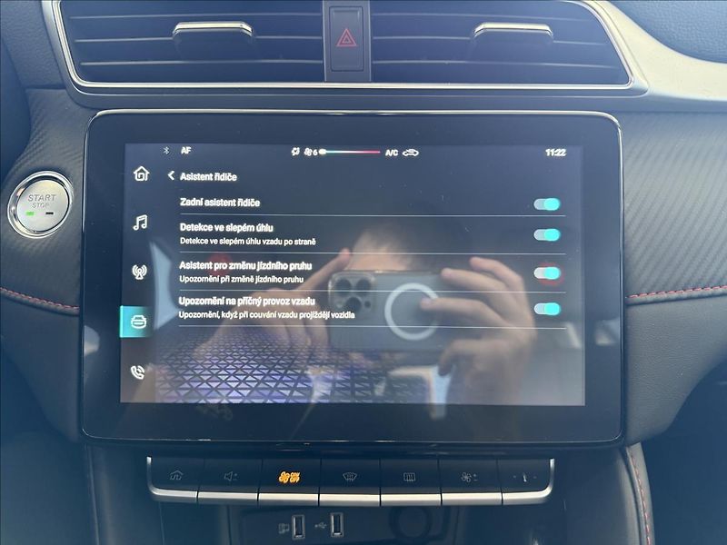 MG ZS 1,0   82kW,EXCLUSIVE,AUTOMAT,Č - fotka 17 z 29