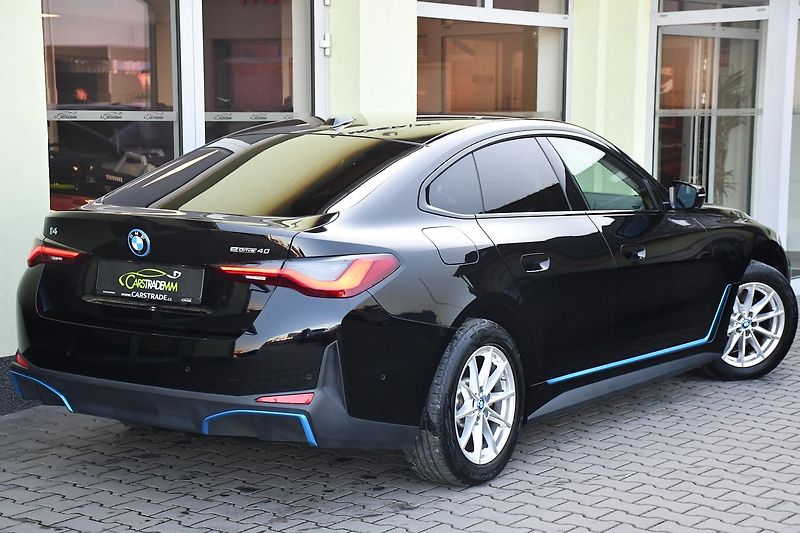 BMW i4 eDrive40 NAV CARPLAY KAMERA 1M - fotka 4 z 40
