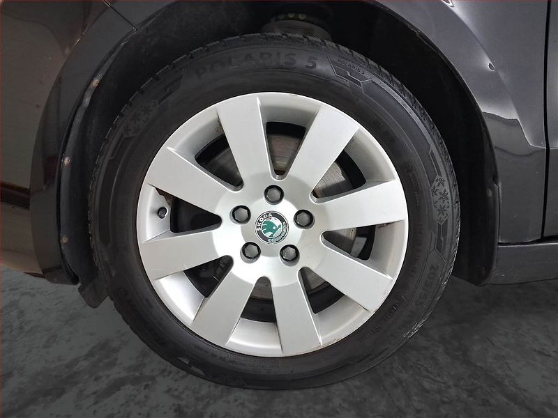 Škoda Superb (2012) Ambition 2.0 TDI, Navi, Xenony - fotka 15 z 16
