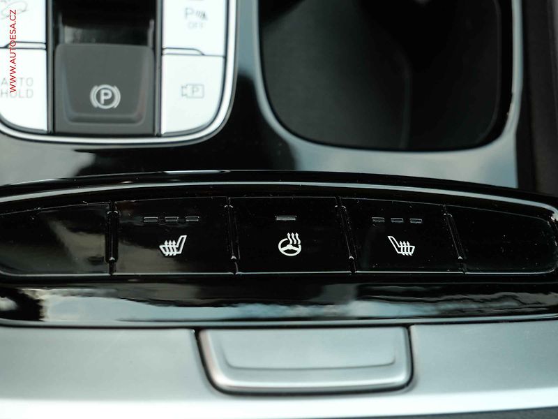 Hyundai Tucson (2021) 1.6 T-GDi, 1.maj,ČR, servis - fotka 14 z 24