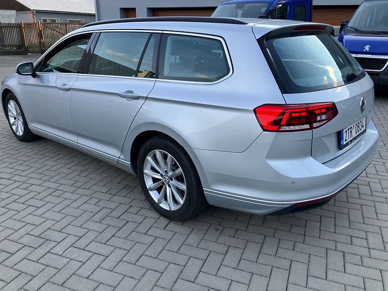 Volkswagen Passat Variant (2020) 2.0TDI 110kW DSG EL.TZ,NAVI - fotka 6 z 28