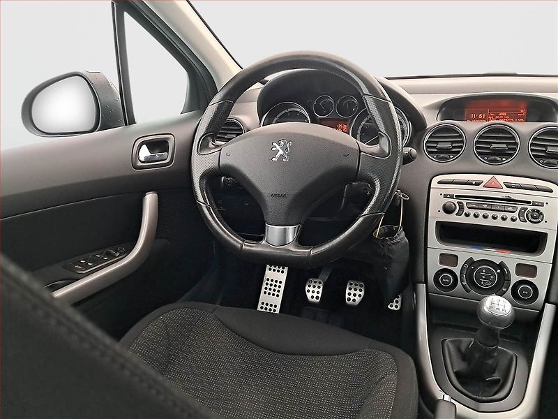 Peugeot 308 (2010) 1.6 VTi, po STK, oblíbený vůz - fotka 7 z 19