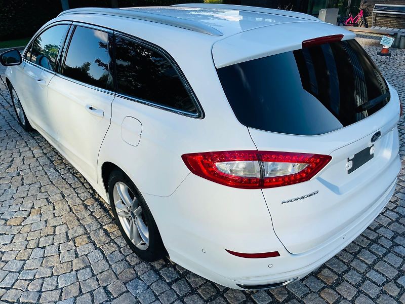 Ford Mondeo 2.0TDCi MAN VÝHŘEV SENZORY LED - fotka 17 z 46