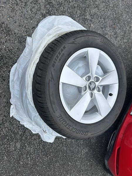 Škoda Fabia 1.0TSi 70kW Top Selection - fotka 25 z 25