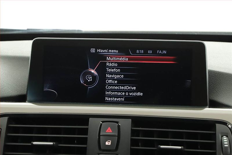 BMW Řada 3 (2014) 320 d xDrive, 4X4, Automat - fotka 16 z 20