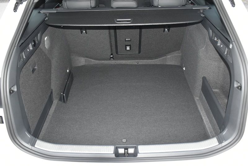 Škoda Superb (2025) Combi Sportline 2,0 TDI 142 kW - fotka 39 z 42