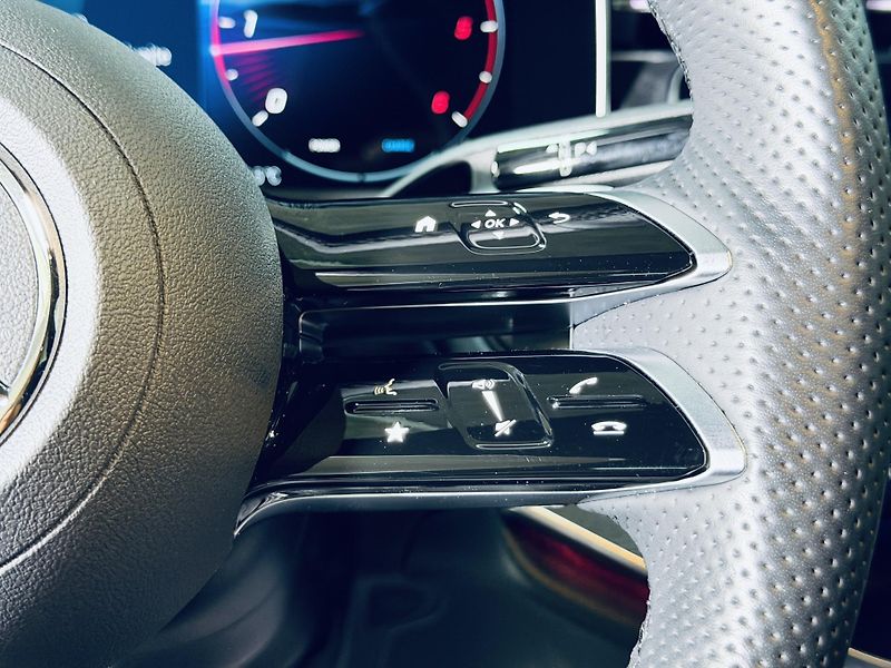 Mercedes-Benz Třídy E (2025) 220d*AMG*360*REZERVACE* - fotka 20 z 37