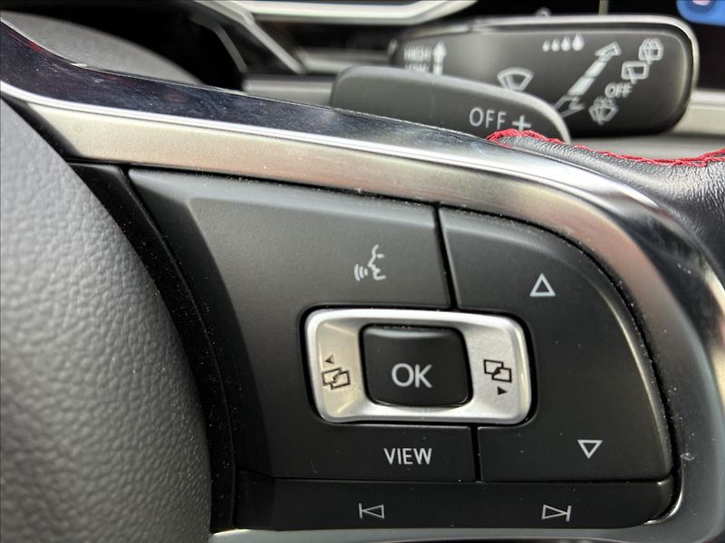 Volkswagen Polo 2,0 GTI VIRTUÁL KEYLESS - fotka 20 z 32