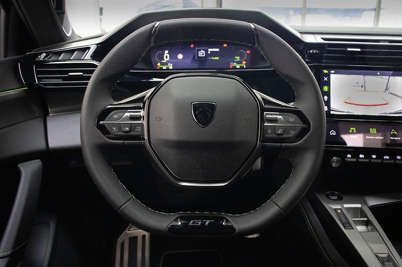 Peugeot 308 SW GT Hybrid 145 e-DCS6 - fotka 11 z 17