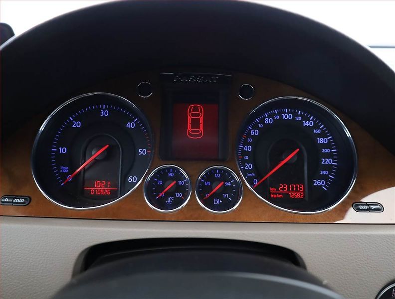 Volkswagen Passat (2008) Business 2.0 TDI, po STK - fotka 8 z 13
