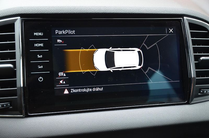 Škoda Karoq (2018) 1.6 TDi 85kW DSG STYLE /CANTON - fotka 27 z 41