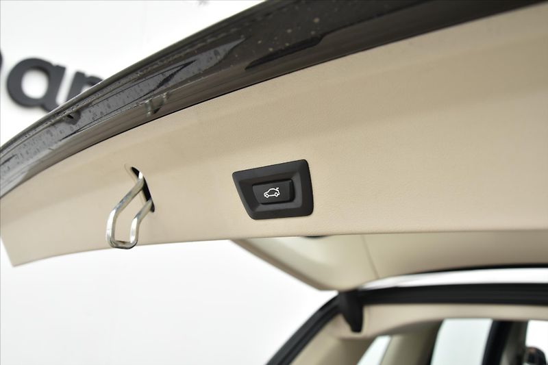BMW X3 xDrive 20d 140kW XLine HEAD-UP - fotka 26 z 26