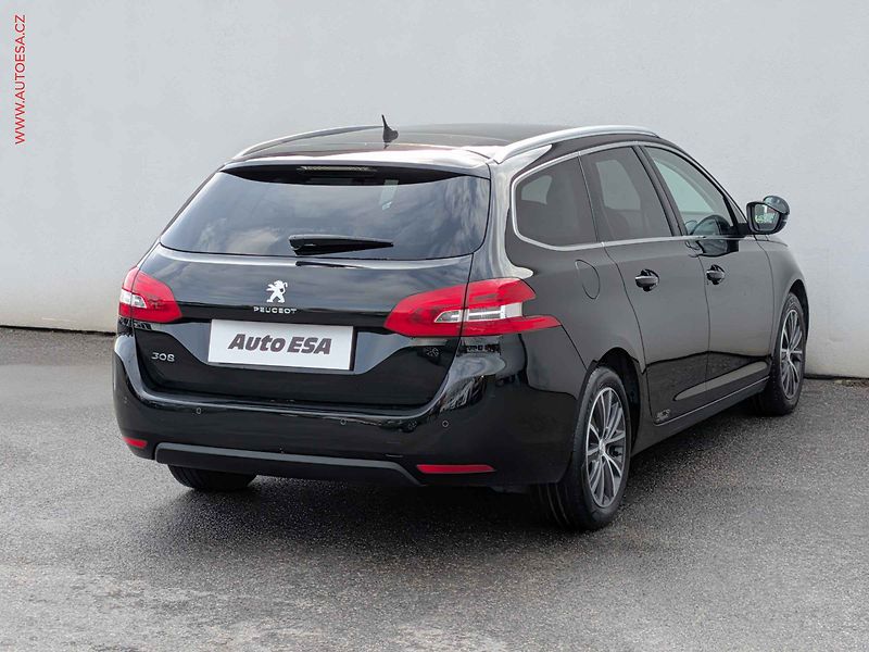 Peugeot 308 (2014) 1.2PT, LED, panor - fotka 4 z 17