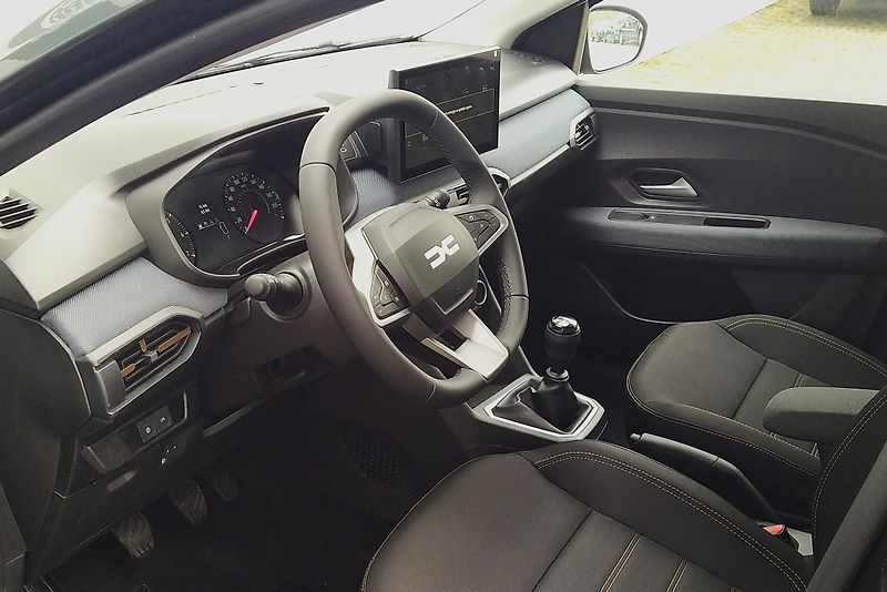 Dacia Sandero Stepway Expression Eco-G 120 - fotka 4 z 15