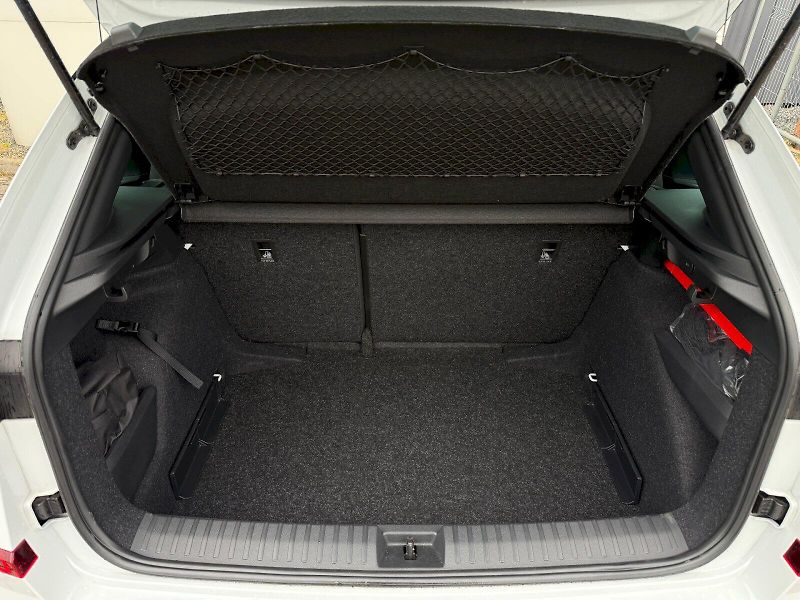 Škoda Kamiq (2026) 1.0 TSI 85 kW Monte Carlo - fotka 20 z 22
