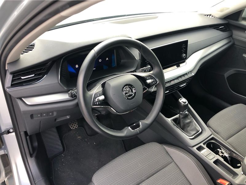 Škoda Octavia 2.0 TDi AMBITION - fotka 5 z 28
